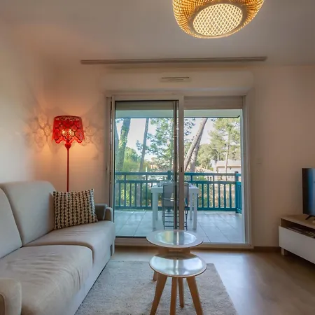 아파트 Les Berges Landaises-6 By Interhome